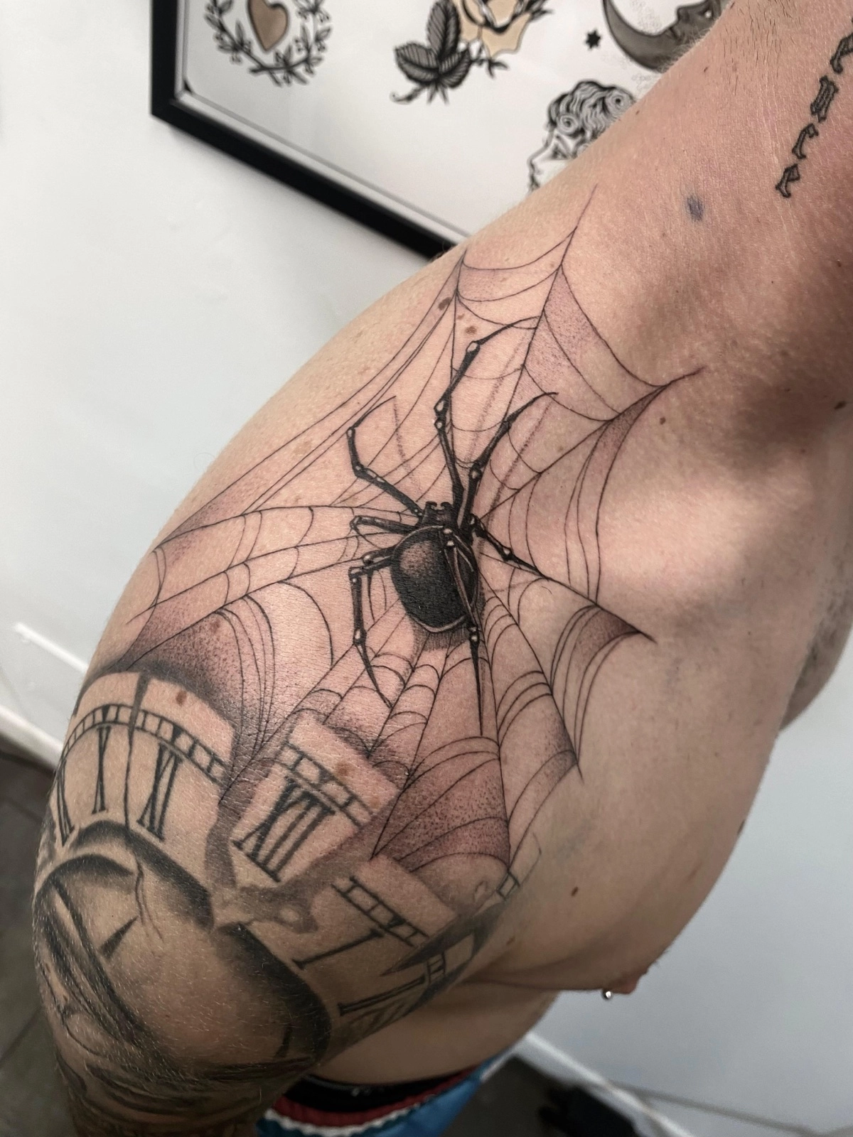 Tatuatore professionista Rimini Black Swan studio artista tatuaggi personalizzati Emilia Romagna
